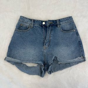 Tigermist denim shorts.